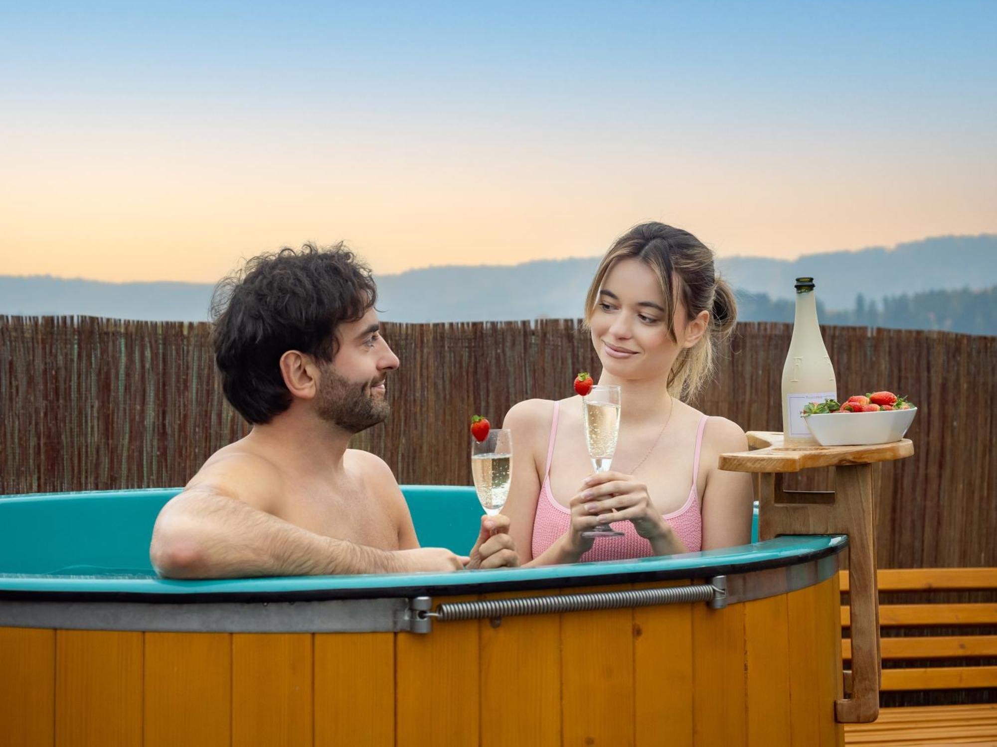 Rajska Polana Domki Premium ,Na Odludziu Z Prywatna Balia Z Jacuzzi I Sauna ,Cisza,Rowery Elektryczne,Gory,Astroprzygoda,- Adrspach, Skalne Miasto, Zamek Ksiaz,Andrzejowka,Karpacz, Sniezka,Janskie Laznie,Pec Mieroszow Luaran gambar